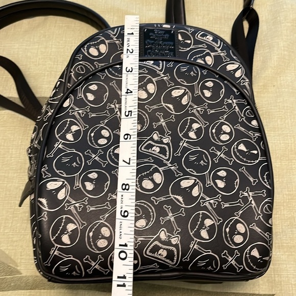 Disney the nightmare before Christmas backpack excellent condition - Picture 7 of 8